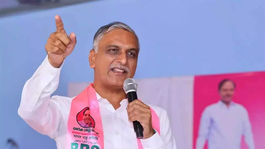 BRS Deputy Floor Leader T. Harish Rao: రూ.1,000 కోట్ల విలువైన 170 ఎకరాల ప్రభుత్వ భూమి అన్యాక్రాంతం: భారాస పక్ష ఉపనేత టి. హరీశ్రావు BRS Deputy Floor Leader T. Harish Rao: రూ.1,000 కోట్ల విలువైన 170 ఎకరాల ప్రభుత్వ భూమి అన్యాక్రాంతం: భారాస పక్ష ఉపనేత టి. హరీశ్రావు
