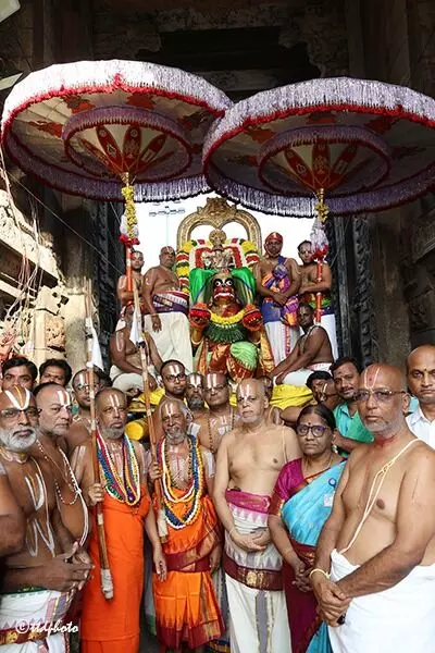 Sri Govindaraja Swamy’s Divine Procession: హనుమంత వాహనంపై శ్రీ గోవిందరాజస్వామి దివ్య విహారం Sri Govindaraja Swamy’s Divine Procession: హనుమంత వాహనంపై శ్రీ గోవిందరాజస్వామి దివ్య విహారం
