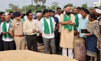 Minister Uttam Kumar Reddy: తడిసిన ధాన్యం కూడా మద్దతు ధరకే కొనుగోలు చేస్తాం: మంత్రి ఉత్తమ్‌కుమార్ రెడ్డి