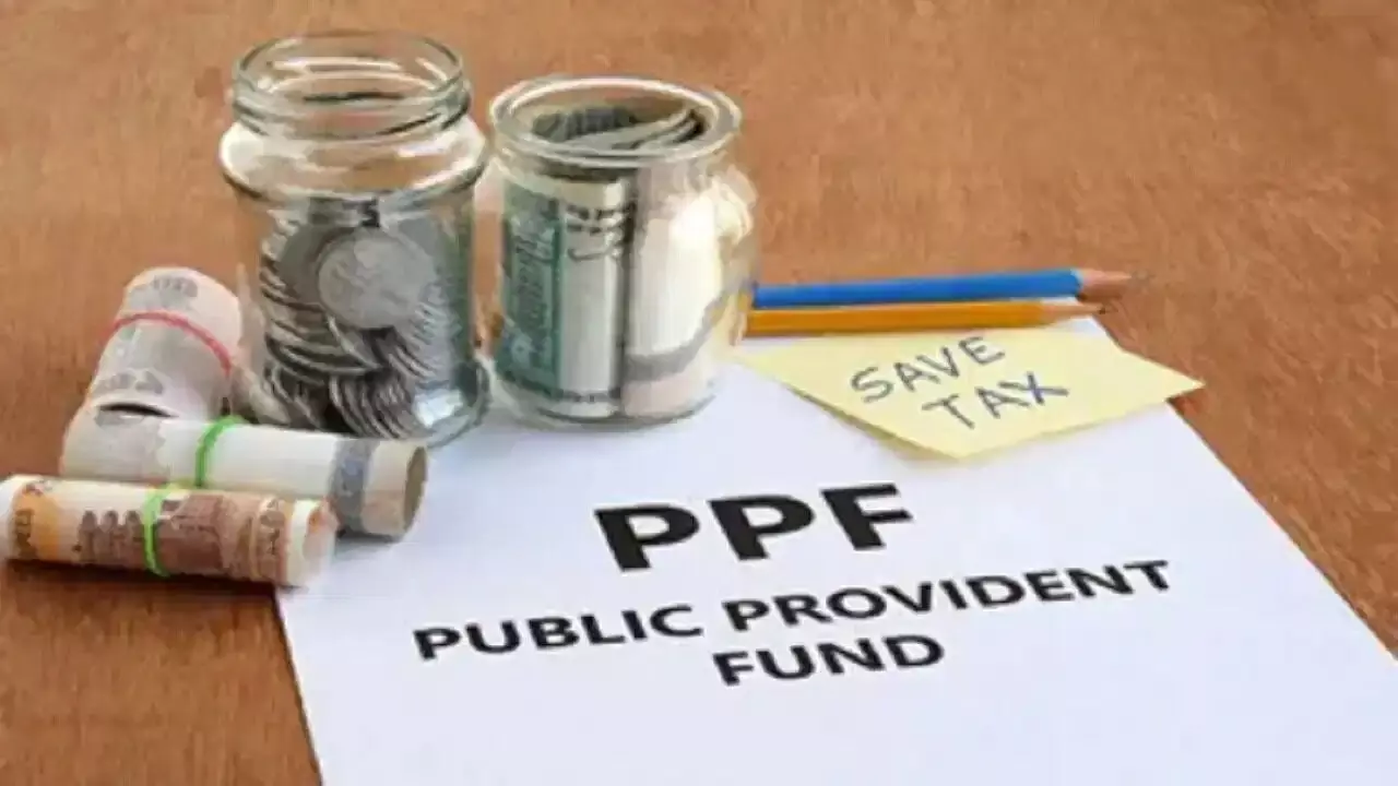 PPF : రూపాయి నష్టం లేకుండా కోటీశ్వరులు అయ్యే ఛాన్స్.. లెక్క తెలిస్తే ఆశ్చర్యపోతారు PPF : రూపాయి నష్టం లేకుండా కోటీశ్వరులు అయ్యే ఛాన్స్.. లెక్క తెలిస్తే ఆశ్చర్యపోతారు