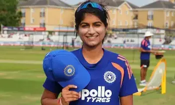 Nandini’s Inspiring Comments: అబ్బాయిలతో ప్రాక్టీసే నన్ను పవర్ఫుల్ బౌలర్ను చేసింది : నందిని Nandini’s Inspiring Comments: అబ్బాయిలతో ప్రాక్టీసే నన్ను పవర్ఫుల్ బౌలర్ను చేసింది : నందిని