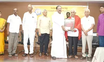 Former Vice President Muppavarapu Venkaiah Naidu: తెలుగు జాతి గర్వించదగిన మహనీయుడు ‘సురవరం’: మాజీ ఉపరాష్ట్రపతి ముప్పవరపు వెంకయ్యనాయుడు Former Vice President Muppavarapu Venkaiah Naidu: తెలుగు జాతి గర్వించదగిన మహనీయుడు ‘సురవరం’: మాజీ ఉపరాష్ట్రపతి ముప్పవరపు వెంకయ్యనాయుడు