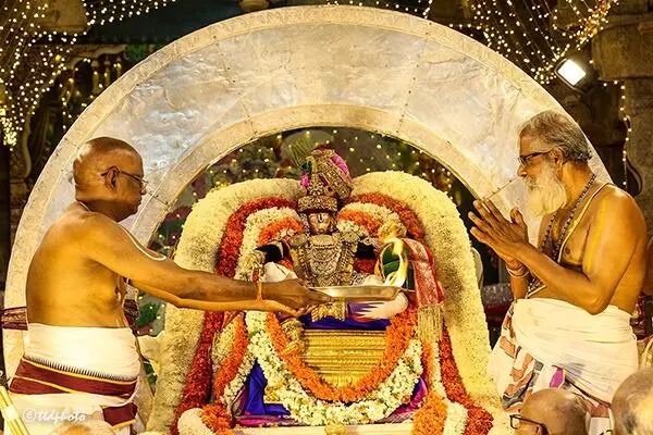 Sri Govindaraja Swamy’s Divine: దర్బార్ కృష్ణుడిగా గోవిందరాజస్వామి దివ్య విహారం Sri Govindaraja Swamy’s Divine: దర్బార్ కృష్ణుడిగా గోవిందరాజస్వామి దివ్య విహారం