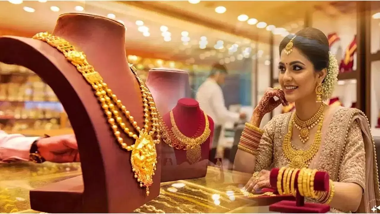 Gold Price Hike : తులం బంగారంపై రూ.1600, కేజీ వెండిపై ఏకంగా రూ.5000 పెంపు.. కొనసాగుతున్న ధరల ఉప్పెన Gold Price Hike : తులం బంగారంపై రూ.1600, కేజీ వెండిపై ఏకంగా రూ.5000 పెంపు.. కొనసాగుతున్న ధరల ఉప్పెన