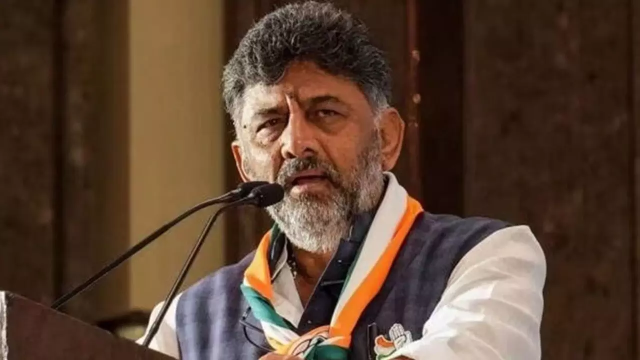 DK Shivakumar: సీఎల్పీ నేతగా డీకే శివకుమార్ ఏకగ్రీవ ఎన్నిక.. జూన్ 3న ప్రమాణస్వీకారం DK Shivakumar: సీఎల్పీ నేతగా డీకే శివకుమార్ ఏకగ్రీవ ఎన్నిక.. జూన్ 3న ప్రమాణస్వీకారం