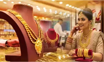 Gold Price Hike : తులం బంగారంపై రూ.1600, కేజీ వెండిపై ఏకంగా రూ.5000 పెంపు.. కొనసాగుతున్న ధరల ఉప్పెన Gold Price Hike : తులం బంగారంపై రూ.1600, కేజీ వెండిపై ఏకంగా రూ.5000 పెంపు.. కొనసాగుతున్న ధరల ఉప్పెన