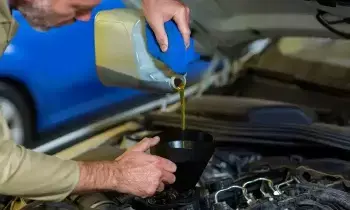 Engine Oil : మీ వాహనంలో ఇంజన్ ఆయిల్ మంచిదా? నకిలీదా? ఈ 3 సింపుల్ ట్రిక్స్‌తో కనిపెట్టేయండి