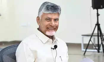 CM Chandrababu: డీలిమిటేషన్తోపాటు మహిళా రిజర్వేషన్ బిల్లు తీసుకురావాలి: సీఎం చంద్రబాబు CM Chandrababu: డీలిమిటేషన్తోపాటు మహిళా రిజర్వేషన్ బిల్లు తీసుకురావాలి: సీఎం చంద్రబాబు