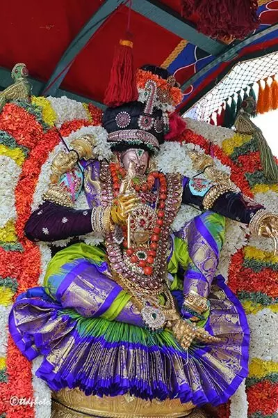 Kalyana Srinivasa Swamy: మోహినీ మూర్తిగా భక్తులను మంత్రముగ్ధులను చేసిన కల్యాణ శ్రీనివాసుడు Kalyana Srinivasa Swamy: మోహినీ మూర్తిగా భక్తులను మంత్రముగ్ధులను చేసిన కల్యాణ శ్రీనివాసుడు