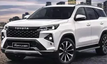 Toyota : టయోటా లవర్స్‌కు డబుల్ ధమాకా.. త్వరలోనే మార్కెట్లోకి 2 సరికొత్త 7-సీటర్ ఎస్‌యూవీలు