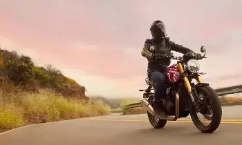 Triumph : బైక్ లవర్స్కు షాక్..భారీగా పెరిగిన ట్రయంఫ్ 400 సిరీస్ ధరలు Triumph : బైక్ లవర్స్కు షాక్..భారీగా పెరిగిన ట్రయంఫ్ 400 సిరీస్ ధరలు