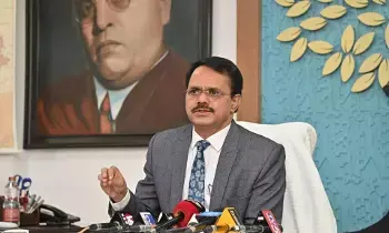 TGPSC Chairman Burra Venkatesham : టీజీపీఎస్సీ: కంప్యూటర్ బేస్డ్ పరీక్షలే ఉత్తమం: టీజీపీఎస్సీ ఛైర్మన్ బుర్రా వెంకటేశం TGPSC Chairman Burra Venkatesham : టీజీపీఎస్సీ: కంప్యూటర్ బేస్డ్ పరీక్షలే ఉత్తమం: టీజీపీఎస్సీ ఛైర్మన్ బుర్రా వెంకటేశం