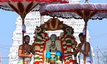 Sri Kalyana Venkateswara Swamy: హనుమంత వాహనంపై కల్యాణ వేంకటేశ్వరుని అభయహస్తం Sri Kalyana Venkateswara Swamy: హనుమంత వాహనంపై కల్యాణ వేంకటేశ్వరుని అభయహస్తం