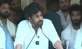 Pawan Kalyan’s Strong Remark Draws Attention: మీ ఇష్టానికి మాట్లాడితే నేను భయపడాలా? : పవన్ కళ్యాణ్ Pawan Kalyan’s Strong Remark Draws Attention: మీ ఇష్టానికి మాట్లాడితే నేను భయపడాలా? : పవన్ కళ్యాణ్