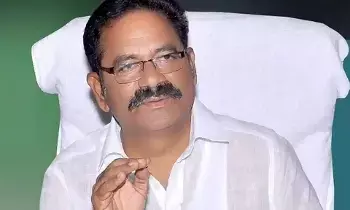 Former YSRCP MLA Bolla Brahmanaidu: వైకాపా మాజీ ఎమ్మెల్యే బొల్లా బ్రహ్మనాయుడు పరారీలో.. Former YSRCP MLA Bolla Brahmanaidu: వైకాపా మాజీ ఎమ్మెల్యే బొల్లా బ్రహ్మనాయుడు పరారీలో..