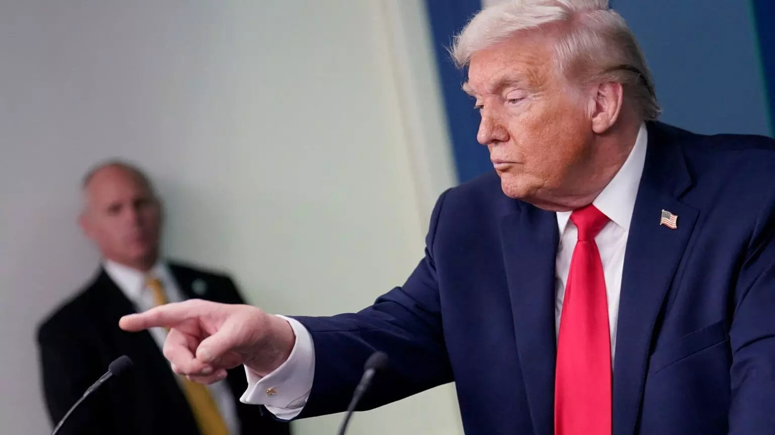 Trump Signs AI Executive Order: ట్రంప్ ఎఐ ఆర్డర్పై సంతకం: ప్రభుత్వానికి శక్తివంతమైన మోడళ్లకు యాక్సెస్ Trump Signs AI Executive Order: ట్రంప్ ఎఐ ఆర్డర్పై సంతకం: ప్రభుత్వానికి శక్తివంతమైన మోడళ్లకు యాక్సెస్