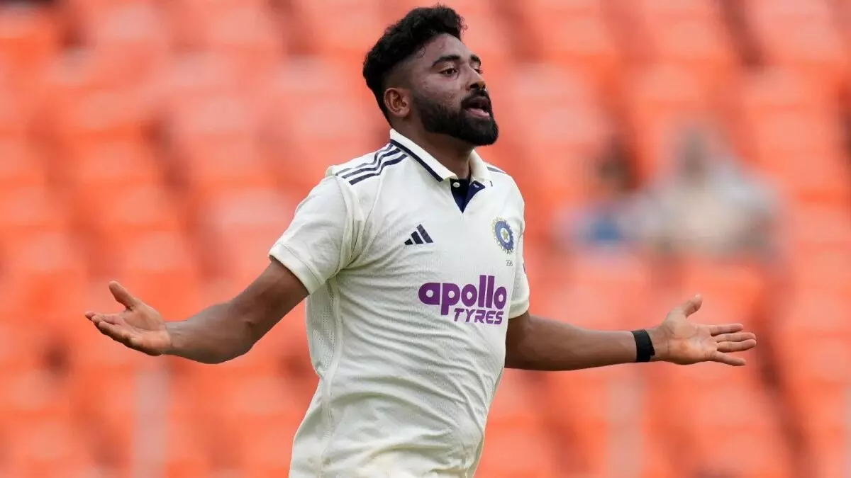 Mohammed Siraj: అఫ్గానిస్థాన్తో టెస్ట్ మ్యాచ్.. మహ్మద్ సిరాజ్ ఆడటం డౌటే! Mohammed Siraj: అఫ్గానిస్థాన్తో టెస్ట్ మ్యాచ్.. మహ్మద్ సిరాజ్ ఆడటం డౌటే!
