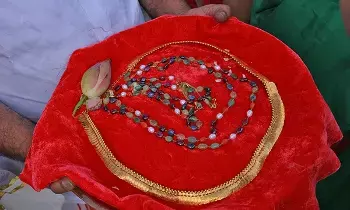 Sri Kalyana Srinivasa Swamy: కల్యాణ శ్రీనివాసుడికి రూ.33 లక్షల విలువైన స్వర్ణాభరణాల సమర్పణ Sri Kalyana Srinivasa Swamy: కల్యాణ శ్రీనివాసుడికి రూ.33 లక్షల విలువైన స్వర్ణాభరణాల సమర్పణ
