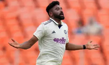 Mohammed Siraj: అఫ్గానిస్థాన్తో టెస్ట్ మ్యాచ్.. మహ్మద్ సిరాజ్ ఆడటం డౌటే! Mohammed Siraj: అఫ్గానిస్థాన్తో టెస్ట్ మ్యాచ్.. మహ్మద్ సిరాజ్ ఆడటం డౌటే!