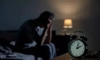 Unable to Sleep Properly at Night: రాత్రిళ్లు నిద్ర పట్టడం లేదా..? అయితే మీ శరీరంలో ఆ 4 విటమిన్ల లోపం ఉన్నట్లే..