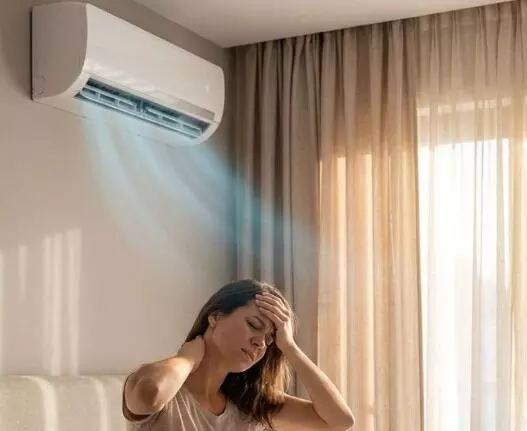 People Get Headaches While Sleeping Under an AC: ఏసీ కింద పడుకుంటే తలనొప్పి ఎందుకు వస్తుంది?.. అసలు కారణాలు ఇవే!. People Get Headaches While Sleeping Under an AC: ఏసీ కింద పడుకుంటే తలనొప్పి ఎందుకు వస్తుంది?.. అసలు కారణాలు ఇవే!.