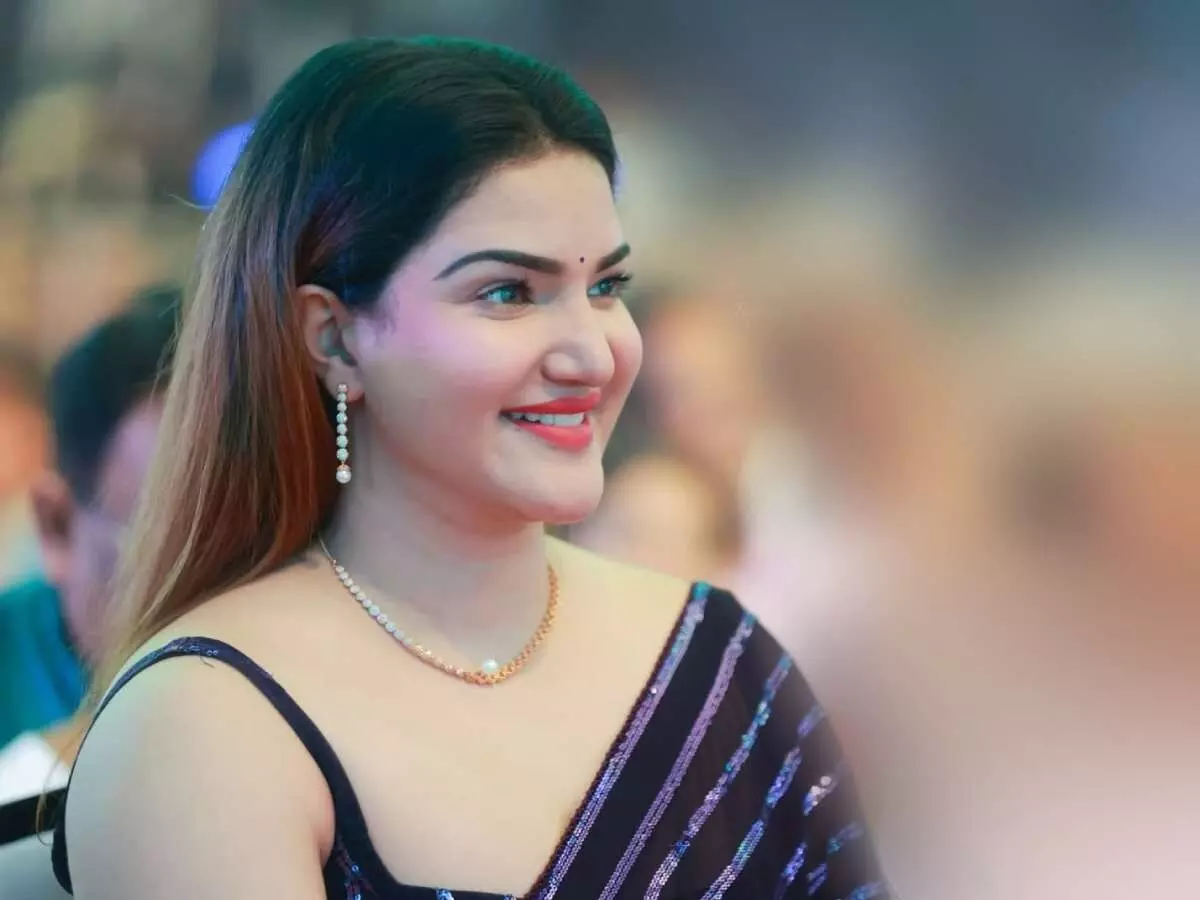 Honey Rose: మెగాస్టార్ సినిమాను కాదనుకున్న హనీ రోజ్? Honey Rose: మెగాస్టార్ సినిమాను కాదనుకున్న హనీ రోజ్?