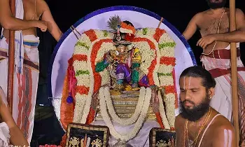 Sri Kalyana Srinivasa Swamy: చంద్రప్రభపై నవనీత కృష్ణునిగా భక్తులను మురిపించిన కల్యాణ శ్రీనివాసుడు Sri Kalyana Srinivasa Swamy: చంద్రప్రభపై నవనీత కృష్ణునిగా భక్తులను మురిపించిన కల్యాణ శ్రీనివాసుడు