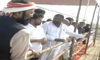 CM Revanth Reddy: మక్తల్లో ఎత్తిపోతల పథకం పనులు పరిశీలించిన సీఎం రేవంత్ CM Revanth Reddy: మక్తల్లో ఎత్తిపోతల పథకం పనులు పరిశీలించిన సీఎం రేవంత్