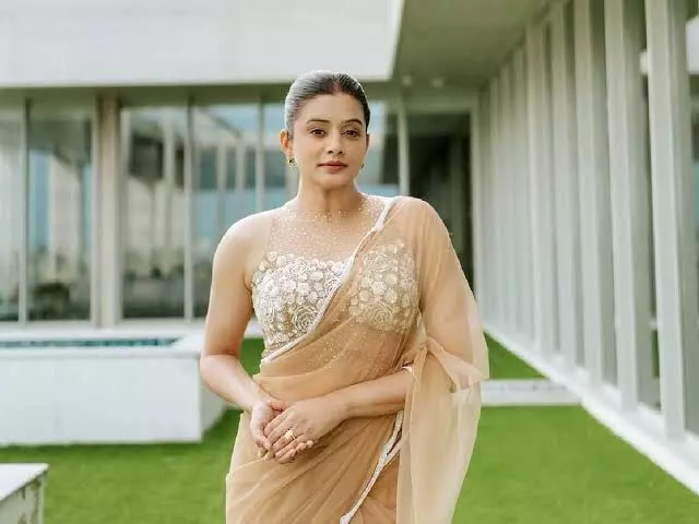 Priyamani’s Photo Added to Ramanaidu Studios: రామానాయుడు స్టూడియోస్ వాల్ ఆఫ్ ఫేమ్ పై ప్రియమణి ఫొటో.. దశాబ్దాల నాటి కల నెరవేరిన వేళ.. Priyamani’s Photo Added to Ramanaidu Studios: రామానాయుడు స్టూడియోస్ వాల్ ఆఫ్ ఫేమ్ పై ప్రియమణి ఫొటో.. దశాబ్దాల నాటి కల నెరవేరిన వేళ..