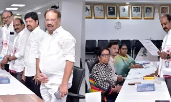 Lingamaneni Ramesh: రాజ్యసభ బరిలో లింగమనేని రమేష్.. నామినేషన్ సమర్పణ Lingamaneni Ramesh: రాజ్యసభ బరిలో లింగమనేని రమేష్.. నామినేషన్ సమర్పణ