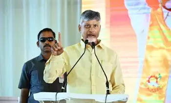 CM Chandrababu Issues Strong Warning: సీఎం చంద్రబాబు: గొడ్డలి పార్టీ ఆగడాలు శ్రుతిమించితే వదిలిపెట్టం.. స్ట్రాంగ్ వార్నింగ్ CM Chandrababu Issues Strong Warning: సీఎం చంద్రబాబు: గొడ్డలి పార్టీ ఆగడాలు శ్రుతిమించితే వదిలిపెట్టం.. స్ట్రాంగ్ వార్నింగ్