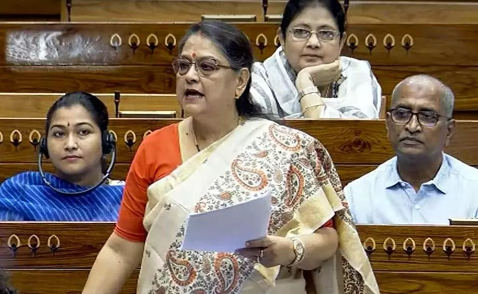 Major Shock for Mamata: మమతకు భారీ షాక్.. ఎన్డీయే వైపు 20 మంది టీఎంసీ ఎంపీలు! Major Shock for Mamata: మమతకు భారీ షాక్.. ఎన్డీయే వైపు 20 మంది టీఎంసీ ఎంపీలు!