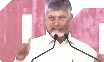 CM Chandrababu Questions: గొడ్డలి పట్టుకునే చేతులకు రైతుల బాధలు గుర్తొస్తాయా? : ముఖ్యమంత్రి చంద్రబాబు CM Chandrababu Questions: గొడ్డలి పట్టుకునే చేతులకు రైతుల బాధలు గుర్తొస్తాయా? : ముఖ్యమంత్రి చంద్రబాబు