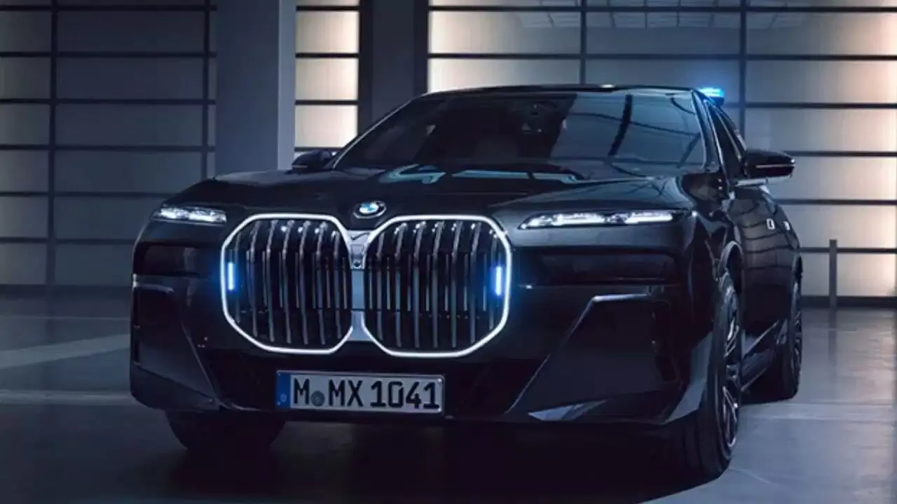 BMW : లగ్జరీ కార్ల ప్రియులకు షాక్.. జూలై 1 నుంచి పెరగనున్న బీఎండబ్ల్యూ, మినీ కార్ల ధరలు BMW : లగ్జరీ కార్ల ప్రియులకు షాక్.. జూలై 1 నుంచి పెరగనున్న బీఎండబ్ల్యూ, మినీ కార్ల ధరలు