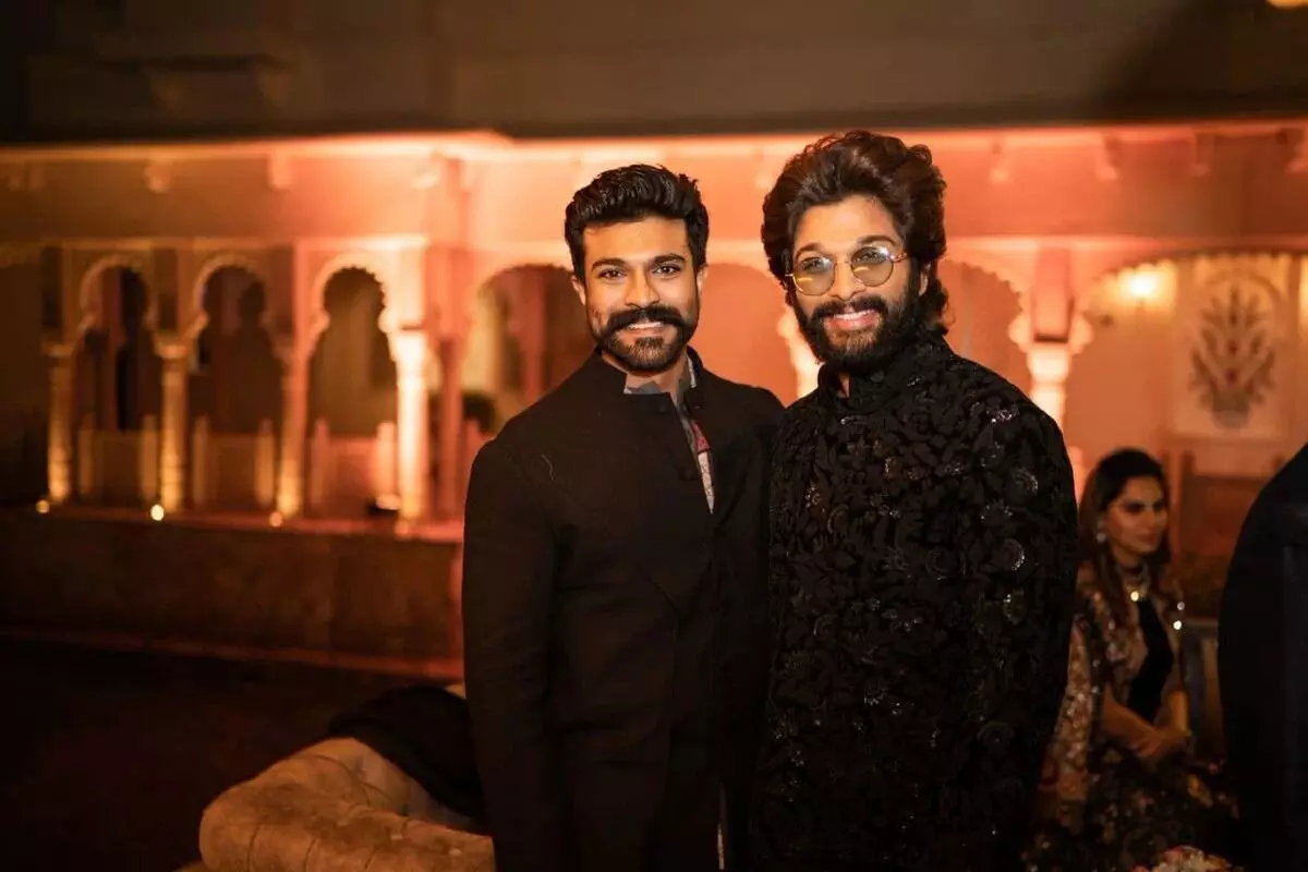 Allu Arjun Reviews: పెద్దిపై అల్లు అర్జున్ రివ్యూ... రామ్ చరణ్ నటనకు ఫిదా Allu Arjun Reviews: పెద్దిపై అల్లు అర్జున్ రివ్యూ... రామ్ చరణ్ నటనకు ఫిదా