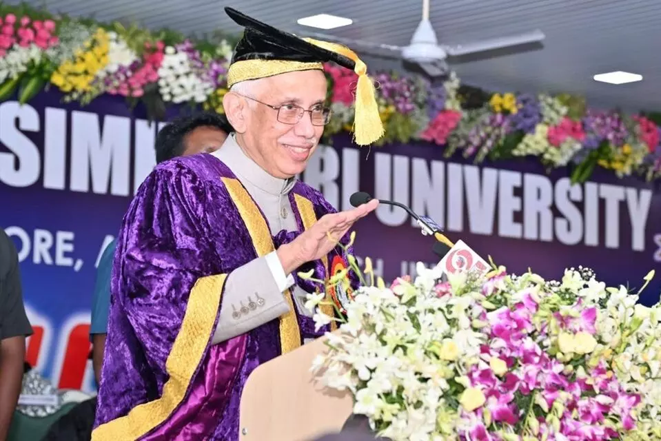 Governor Abdul Nazeer: యువత పెద్ద కలలు కనాలి.. పట్టుదలతో కృషి చేస్తే ఏ లక్ష్యమైనా సాధ్యమే: గవర్నర్ అబ్దుల్ నజీర్ Governor Abdul Nazeer: యువత పెద్ద కలలు కనాలి.. పట్టుదలతో కృషి చేస్తే ఏ లక్ష్యమైనా సాధ్యమే: గవర్నర్ అబ్దుల్ నజీర్