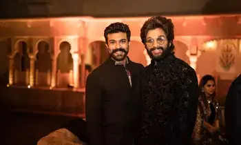 Allu Arjun Reviews: పెద్దిపై అల్లు అర్జున్ రివ్యూ... రామ్ చరణ్‌ నటనకు ఫిదా