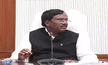 Minister Gaddam Vivek: అక్రమ మైనింగ్పై సీబీసీఐడీ విచారణ మొదలు : మైనింగ్, కార్మిక, ఉపాధి కల్పన శాఖ మంత్రి గడ్డం వివేక్ Minister Gaddam Vivek: అక్రమ మైనింగ్పై సీబీసీఐడీ విచారణ మొదలు : మైనింగ్, కార్మిక, ఉపాధి కల్పన శాఖ మంత్రి గడ్డం వివేక్
