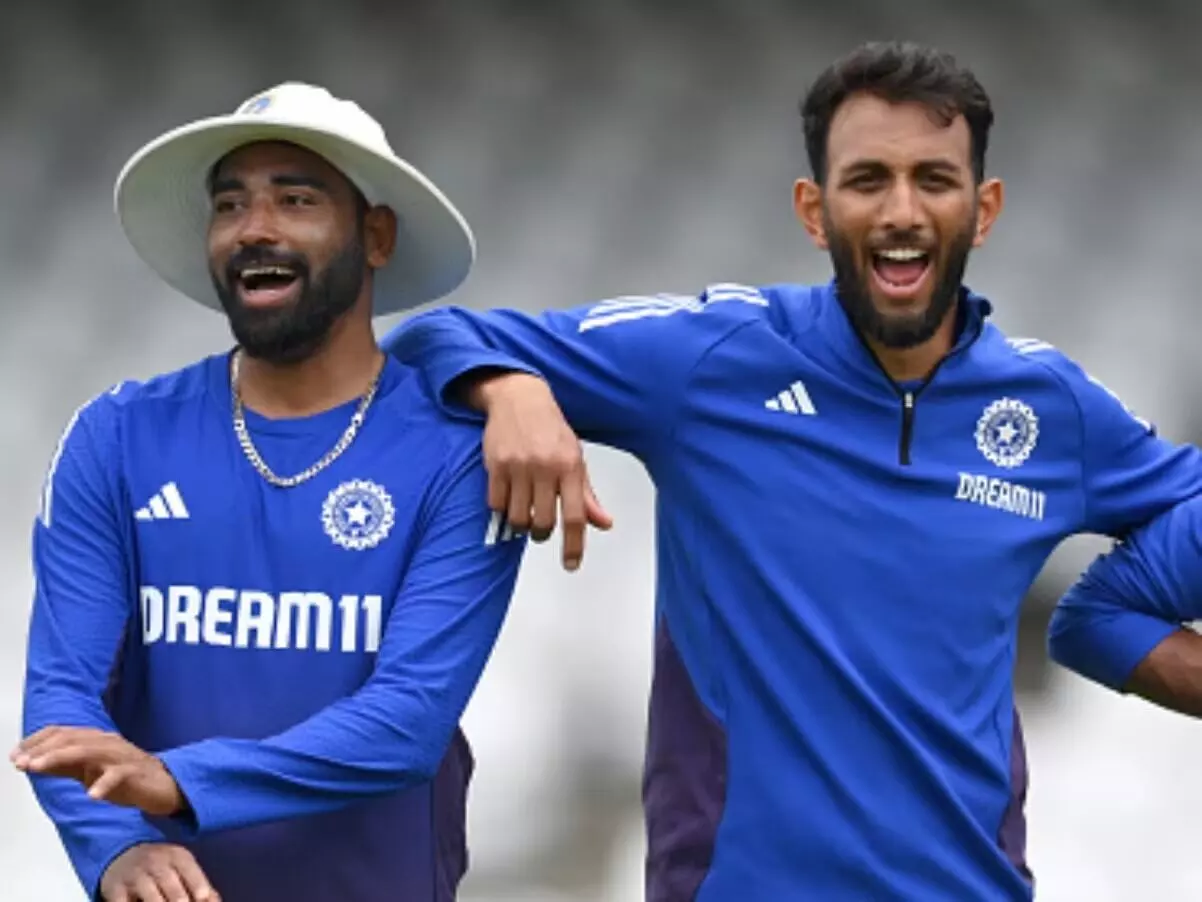 Siraj Out, Prasidh Krishna In: సిరాజ్ అవుట్.. ప్రసిద్ధ్ కృష్ణ ఇన్.. టీమిండియా జట్టు ఎంపికపై వివాదం! Siraj Out, Prasidh Krishna In: సిరాజ్ అవుట్.. ప్రసిద్ధ్ కృష్ణ ఇన్.. టీమిండియా జట్టు ఎంపికపై వివాదం!