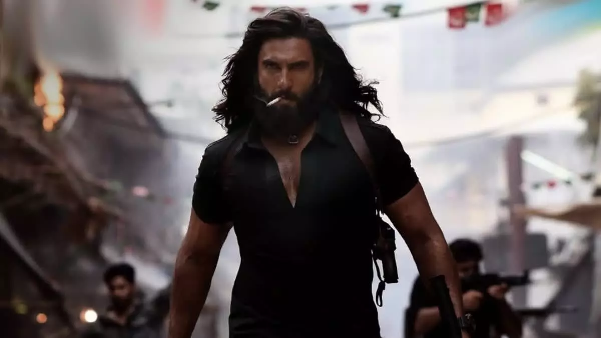 Ranveer Singh Dominates OTT: ఓటీటీలోనూ రణ్వీర్ సింగ్ ఊచకోత.. 3 రోజుల్లోనే 5 కోట్ల వ్యూస్తో ధురంధర్ రికార్డు Ranveer Singh Dominates OTT: ఓటీటీలోనూ రణ్వీర్ సింగ్ ఊచకోత.. 3 రోజుల్లోనే 5 కోట్ల వ్యూస్తో ధురంధర్ రికార్డు