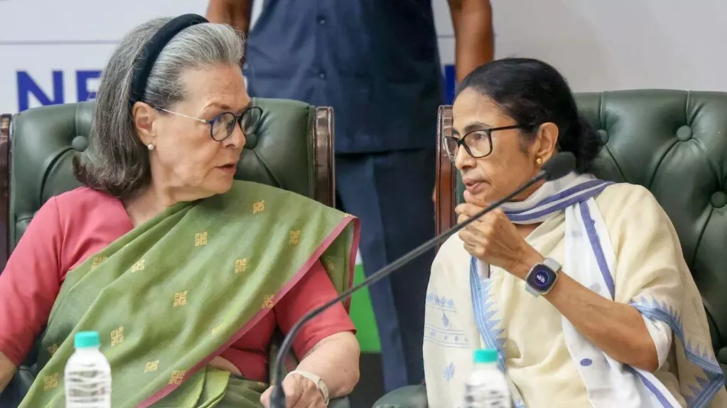 Congress Clarifies: తృణమూల్–కాంగ్రెస్ విలీనంపై ప్రచారం నిరాధారం: కాంగ్రెస్ స్పష్టీకరణ Congress Clarifies: తృణమూల్–కాంగ్రెస్ విలీనంపై ప్రచారం నిరాధారం: కాంగ్రెస్ స్పష్టీకరణ