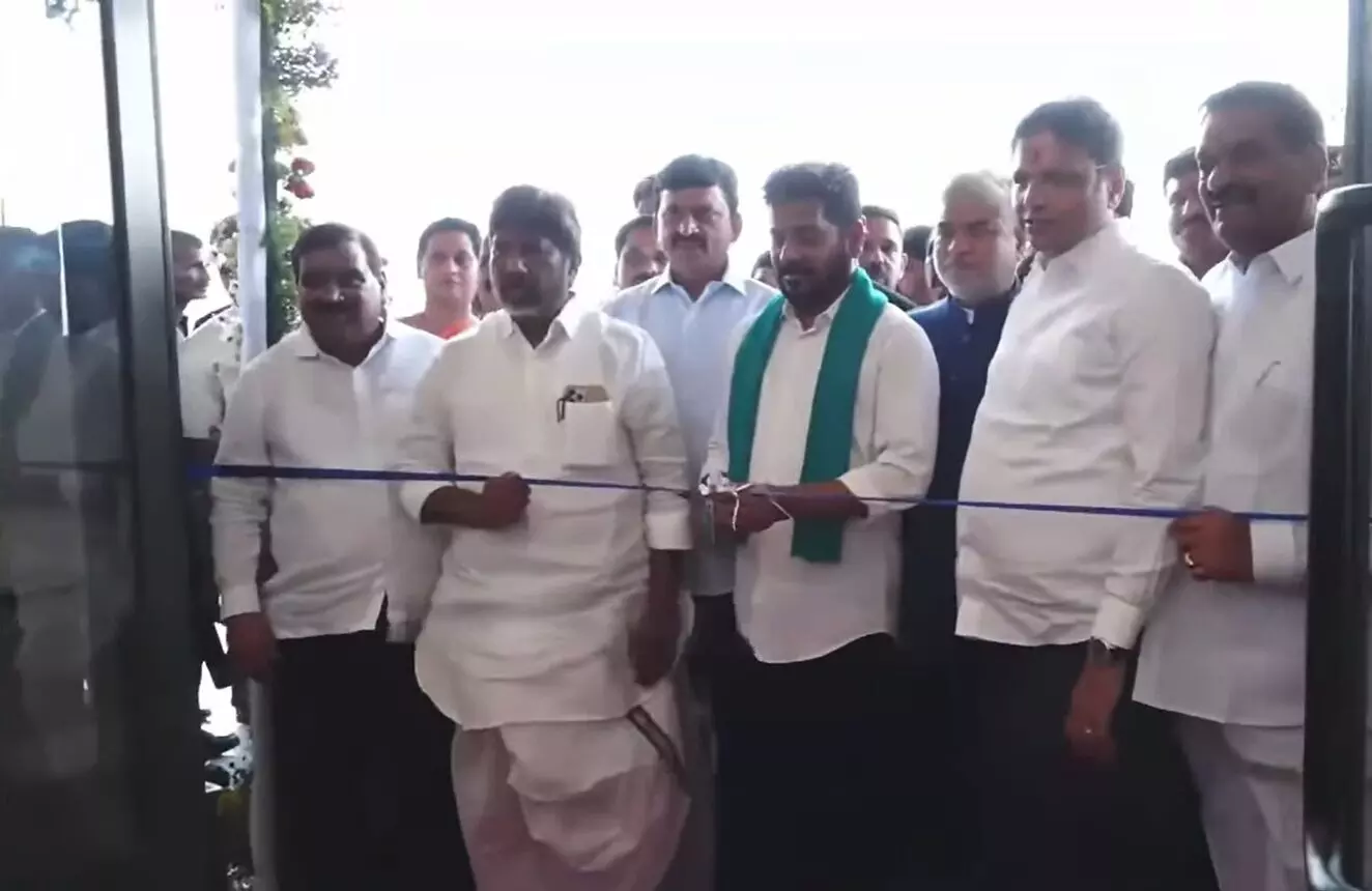 CM Revanth Reddy: భవిష్యత్కు దిక్సూచి: ఫ్యూచర్ సిటీ అభివృద్ధి పునాదులు- ముఖ్యమంత్రి ఎ. రేవంత్ రెడ్డి CM Revanth Reddy: భవిష్యత్కు దిక్సూచి: ఫ్యూచర్ సిటీ అభివృద్ధి పునాదులు- ముఖ్యమంత్రి ఎ. రేవంత్ రెడ్డి