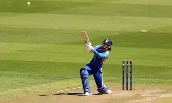 Ind vs Eng: చివరి బంతి వరకు ఉత్కంఠ.. ఆఖరి వార్మప్ మ్యాచ్లో ఇంగ్లండ్దే పైచేయి! Ind vs Eng: చివరి బంతి వరకు ఉత్కంఠ.. ఆఖరి వార్మప్ మ్యాచ్లో ఇంగ్లండ్దే పైచేయి!