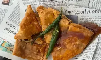 Eating Food Wrapped in Newspapers: వార్తాపత్రికల్లో ఆహారం తింటున్నారా? జాగ్రత్త... మీ ప్లేట్లోకి నేరుగా విషం వస్తోంది.. Eating Food Wrapped in Newspapers: వార్తాపత్రికల్లో ఆహారం తింటున్నారా? జాగ్రత్త... మీ ప్లేట్లోకి నేరుగా విషం వస్తోంది..