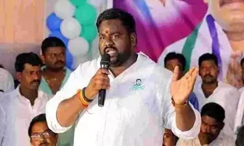 Fake Land Title Case: నకిలీ పట్టా కేసు: వైకాపా నేత తురకా కిషోర్పై కేసు నమోదు Fake Land Title Case: నకిలీ పట్టా కేసు: వైకాపా నేత తురకా కిషోర్పై కేసు నమోదు
