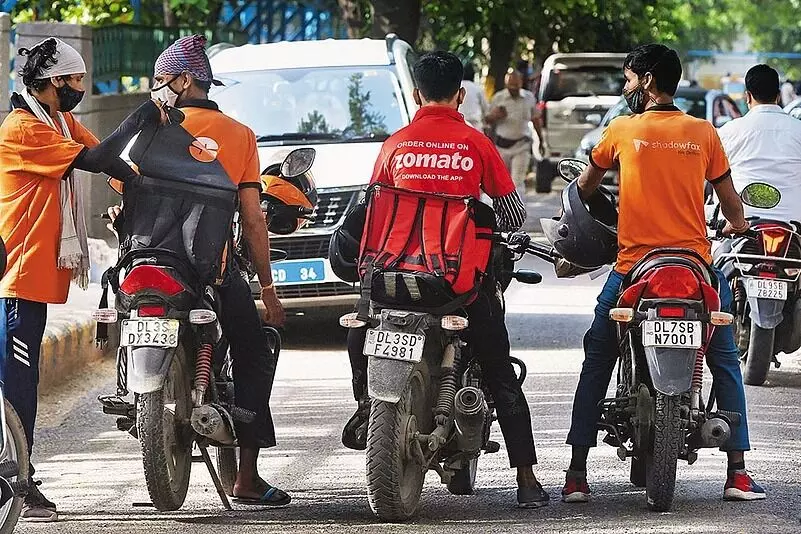 Gig Workers : పెన్షన్, హెల్త్ ఇన్సూరెన్స్ ఫెసిలిటీ.. యాప్ బేస్డ్ వర్కర్లకు దక్కనున్న సామాజిక భద్రత Gig Workers : పెన్షన్, హెల్త్ ఇన్సూరెన్స్ ఫెసిలిటీ.. యాప్ బేస్డ్ వర్కర్లకు దక్కనున్న సామాజిక భద్రత