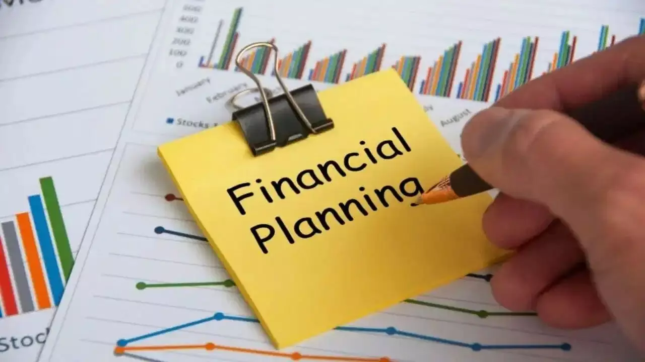 Retirement Planning : రిటైర్మెంట్ తర్వాత రెగ్యులర్ ఇన్కమ్ కావాలా? ఫైనాన్షియల్ ఎక్స్పర్ట్స్ అదిరిపోయే స్కెచ్ Retirement Planning : రిటైర్మెంట్ తర్వాత రెగ్యులర్ ఇన్కమ్ కావాలా? ఫైనాన్షియల్ ఎక్స్పర్ట్స్ అదిరిపోయే స్కెచ్