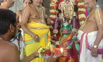 Divine Procession of Gokulananda: హనుమంత వాహనంపై శ్రీరామచంద్ర స్వరూపంలో గోకులానందుని దివ్య విహారం Divine Procession of Gokulananda: హనుమంత వాహనంపై శ్రీరామచంద్ర స్వరూపంలో గోకులానందుని దివ్య విహారం