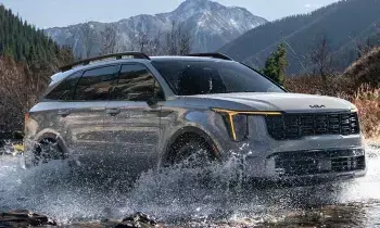 Kia Motors : కియా కార్లు కొంటున్నారా? మీ ఫ్యామిలీ సేఫ్టీ కోసం ఏ మోడల్ బెస్ట్ చాయిస్ Kia Motors : కియా కార్లు కొంటున్నారా? మీ ఫ్యామిలీ సేఫ్టీ కోసం ఏ మోడల్ బెస్ట్ చాయిస్