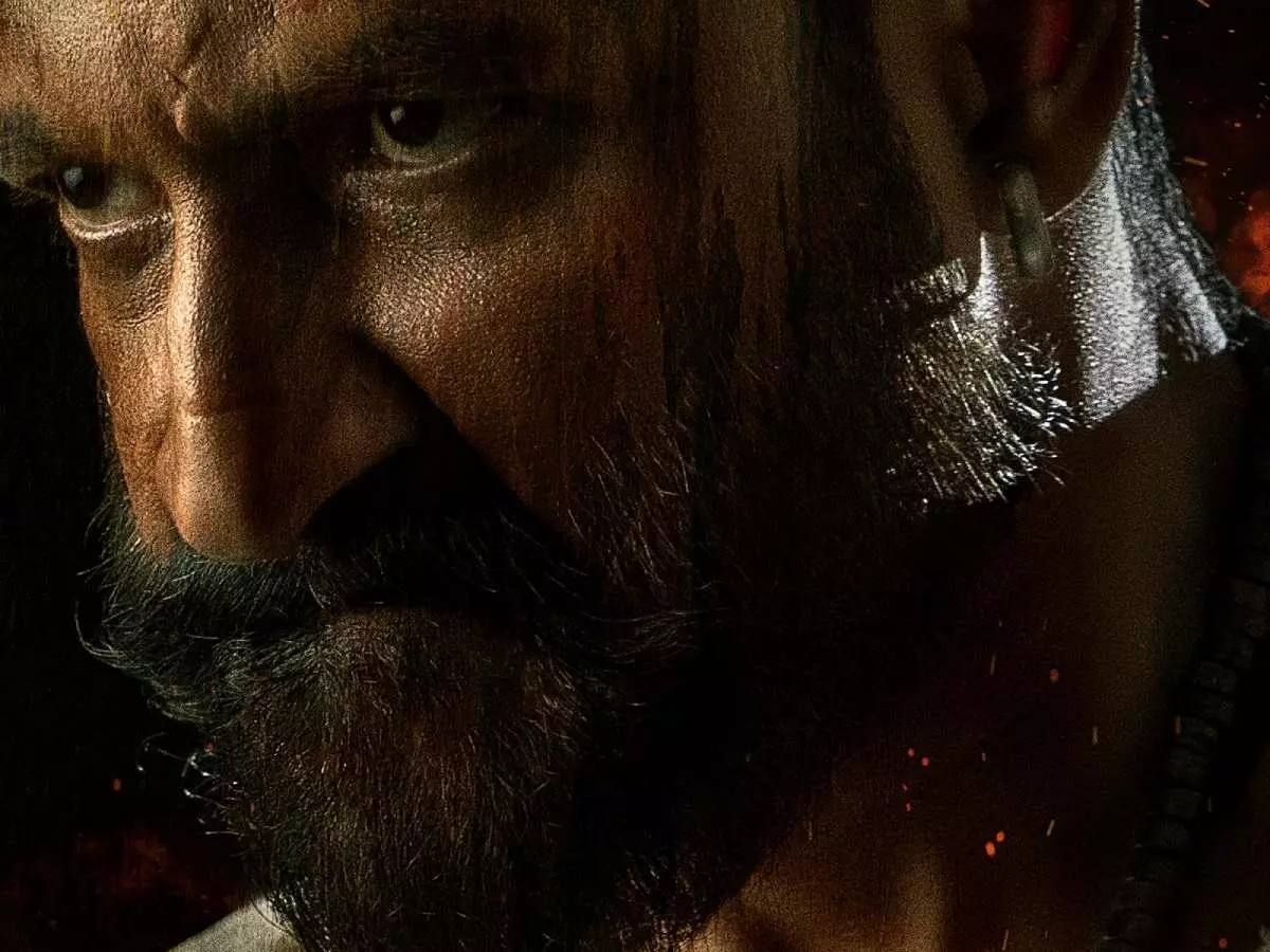 Macho Star Gopichand: చేతిలో గొడ్డలి.. కళ్లలో కసి.. సింగగా మారిన మ్యాచో స్టార్ గోపీచంద్! Macho Star Gopichand: చేతిలో గొడ్డలి.. కళ్లలో కసి.. సింగగా మారిన మ్యాచో స్టార్ గోపీచంద్!